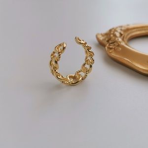 Adjustable ring